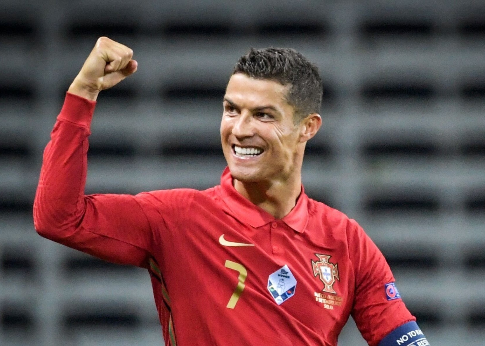 Ronaldo dan dau doi hinh CLB 100 o EURO 2020 hinh anh