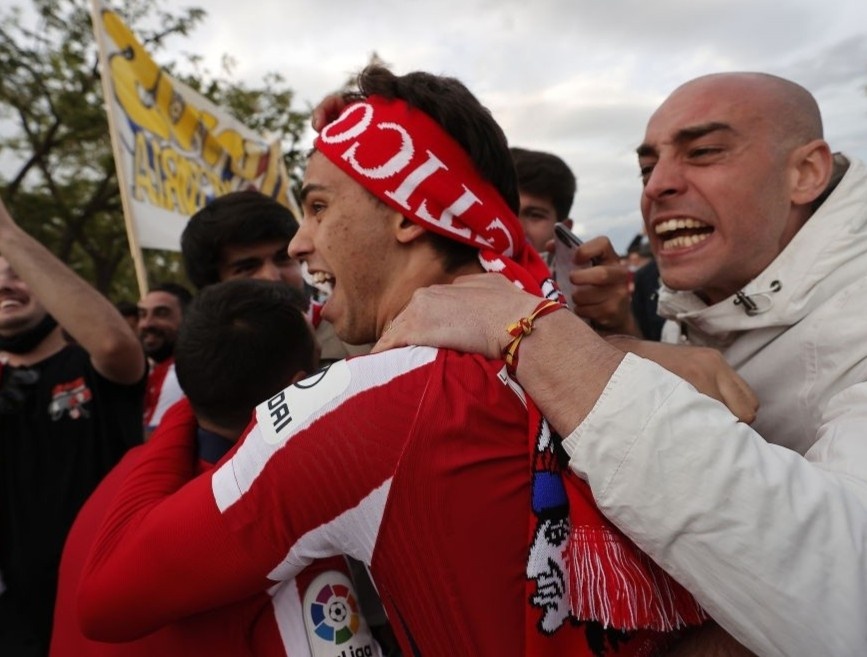 CDV Atletico mo hoi trong ngay vo dich La Liga hinh anh