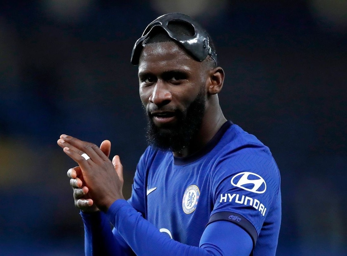 HLV tuyen Bi chi trich sao Chelsea hinh anh