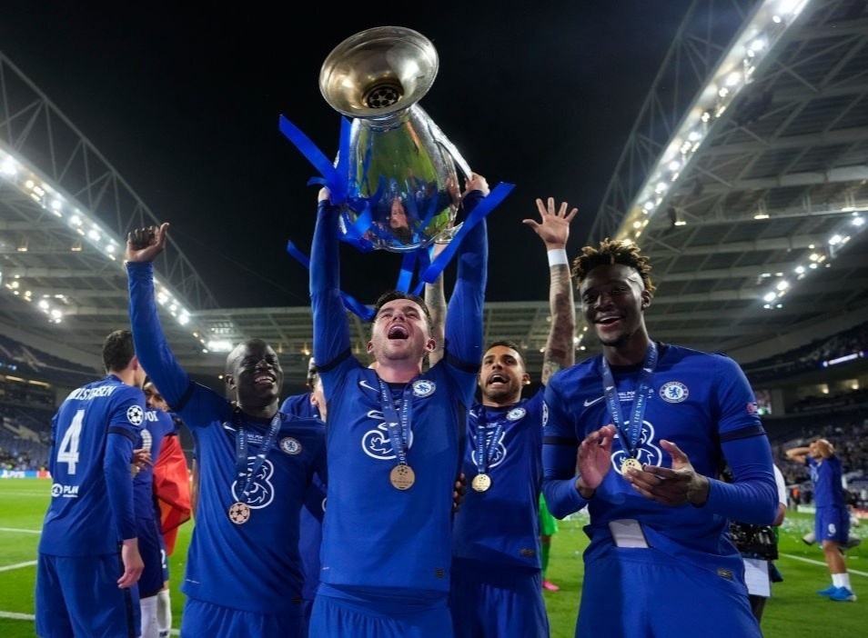 Chelsea vo oa cam xuc khi vo dich Champions League hinh anh