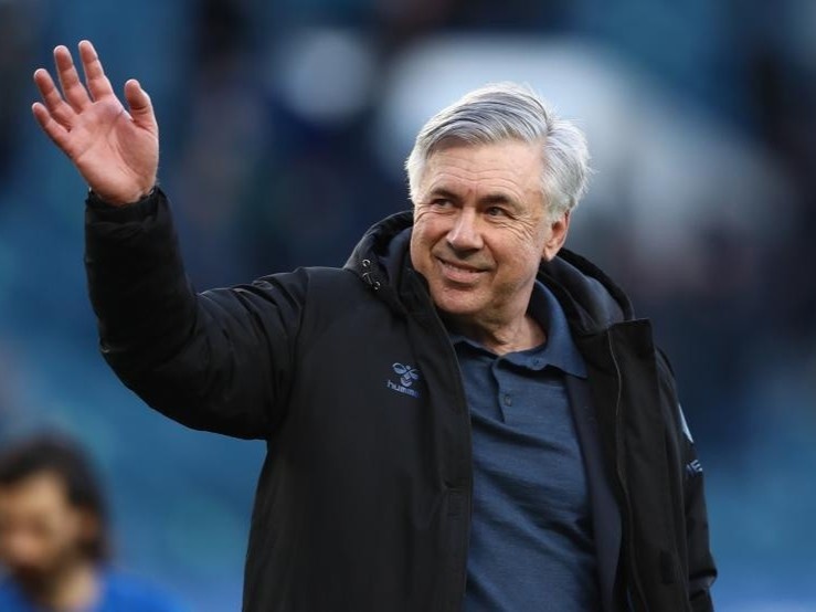 HLV Ancelotti tro lai dan dat Real Madrid hinh anh
