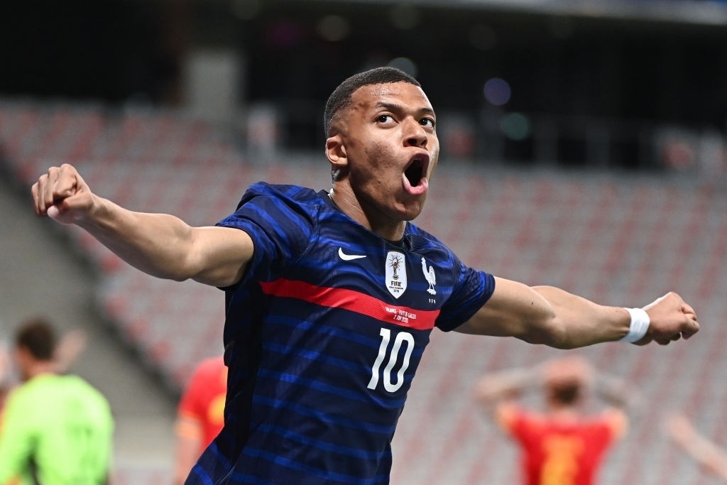 Mbappe toa sang giup tuyen Phap nhan chim xu Wales hinh anh
