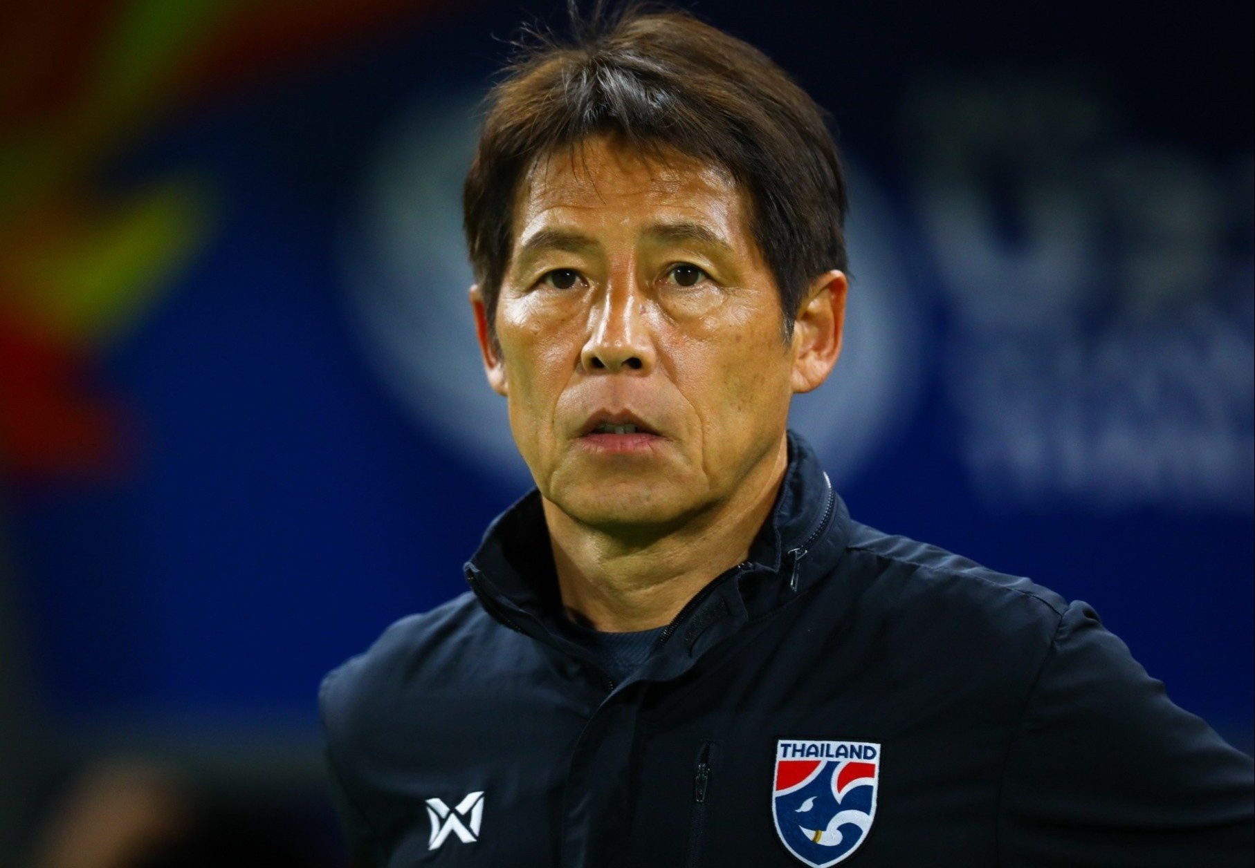Cuu HLV Thai Lan cho rang muc luong cua Nishino la phi pham hinh anh