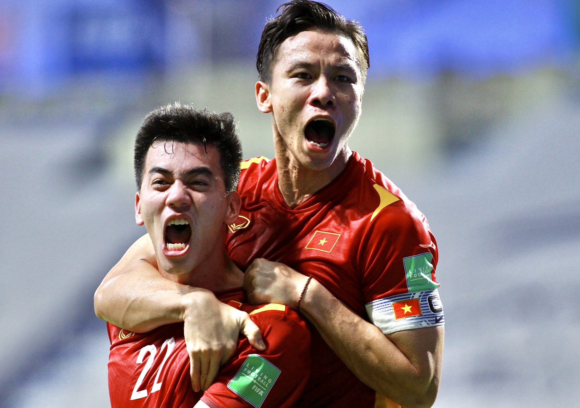 Tuyen Viet Nam bao ve ngoi dau sau tran thang Malaysia hinh anh