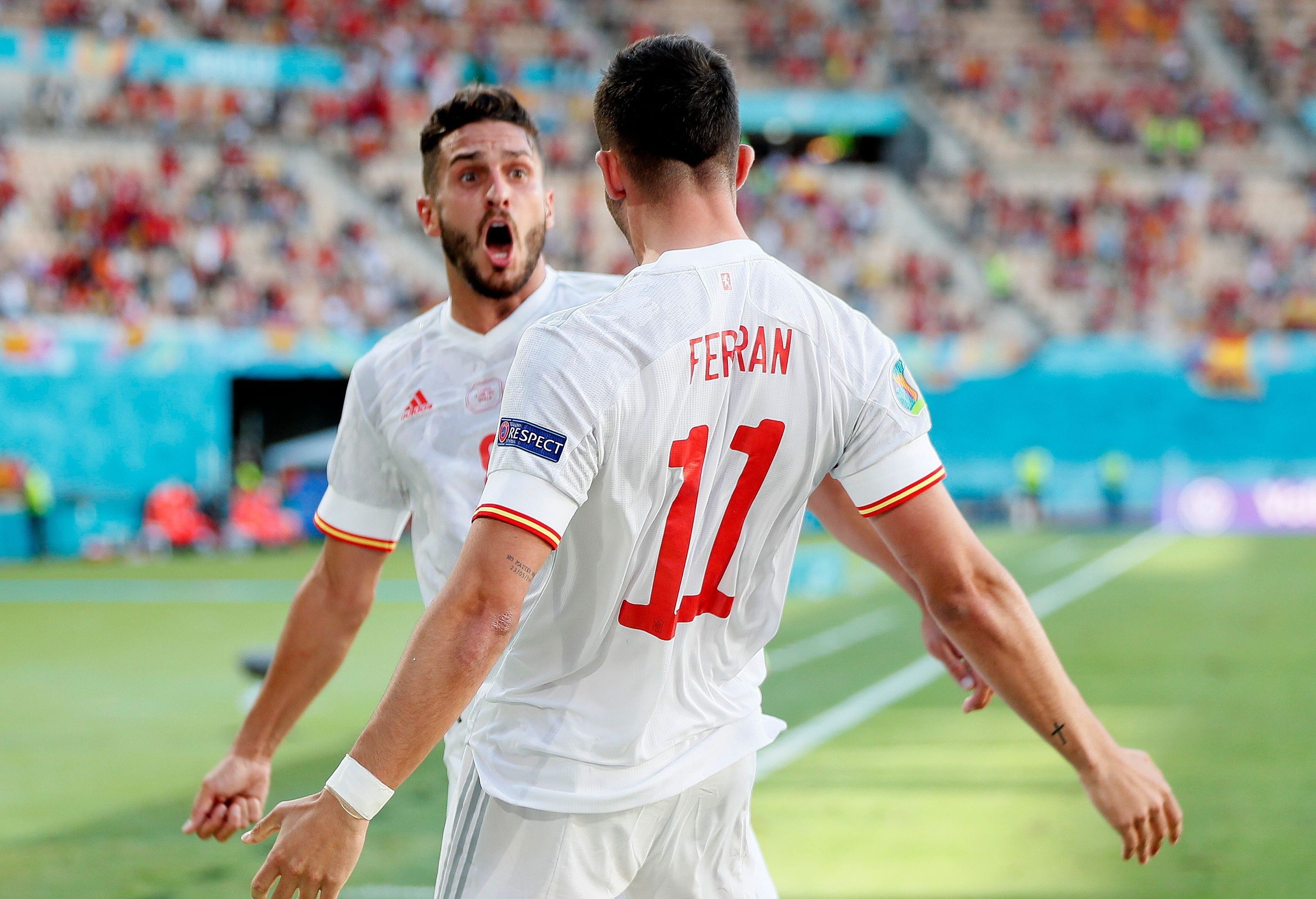 Tay Ban Nha vuot qua vong bang Euro sau tran thang 5-0 hinh anh