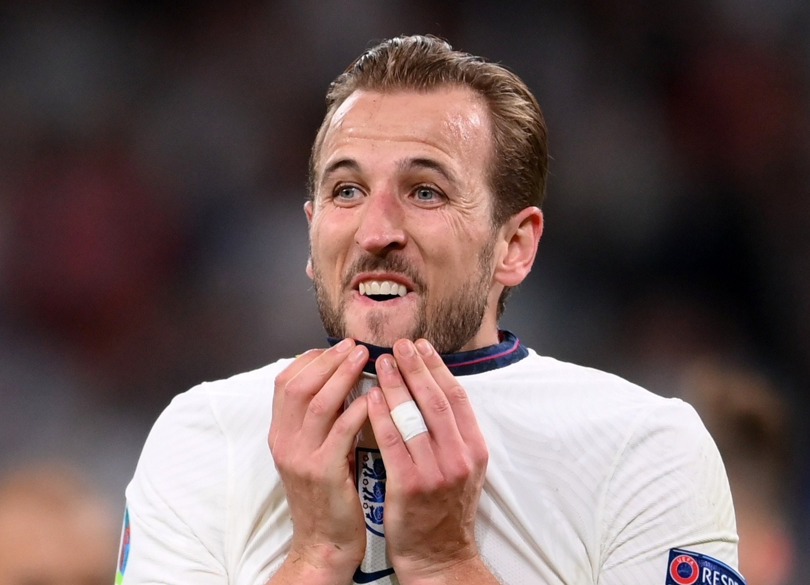 Kane khien ong chu Tottenham nong mat hinh anh