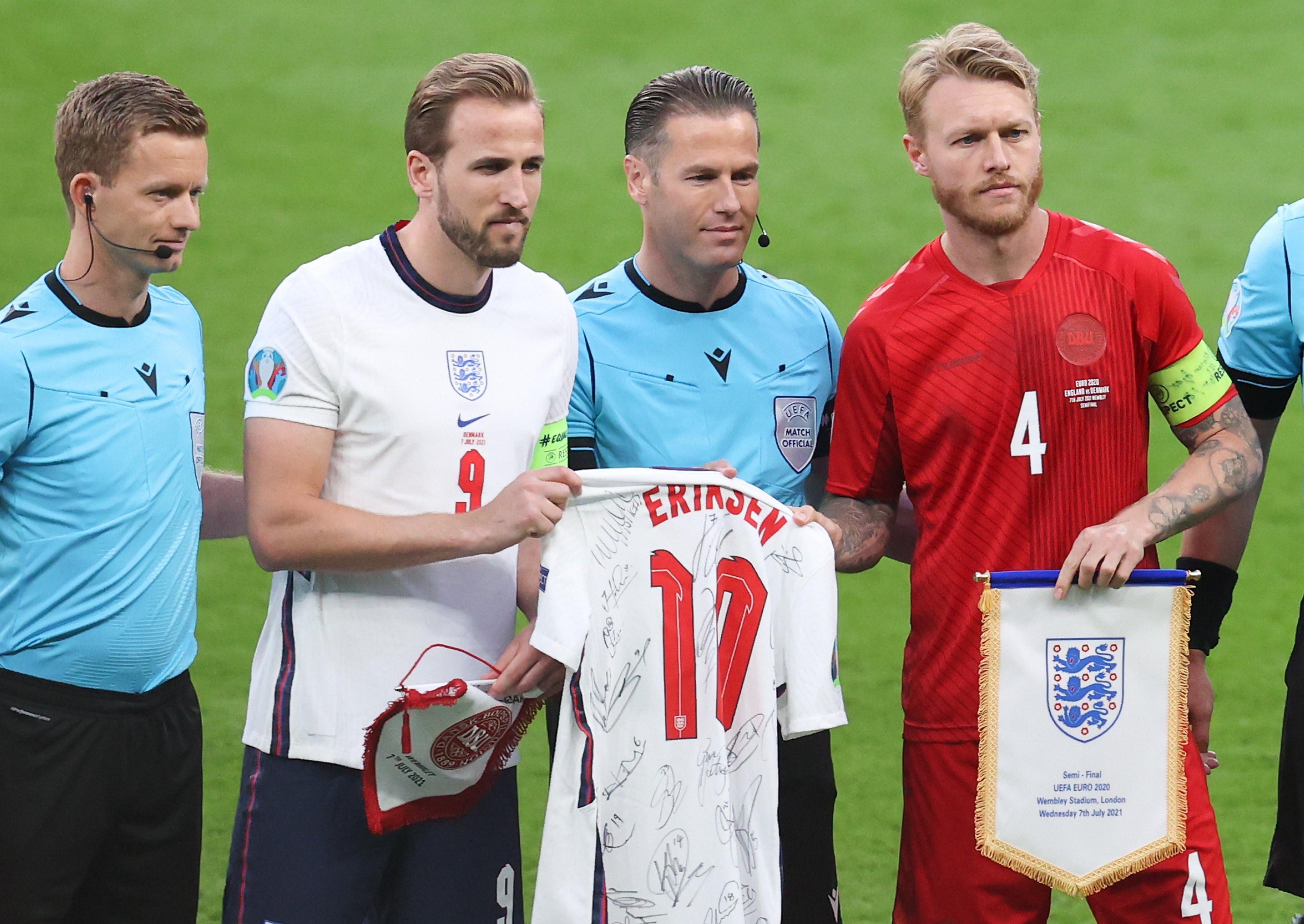 Harry Kane giu loi hua voi Eriksen hinh anh