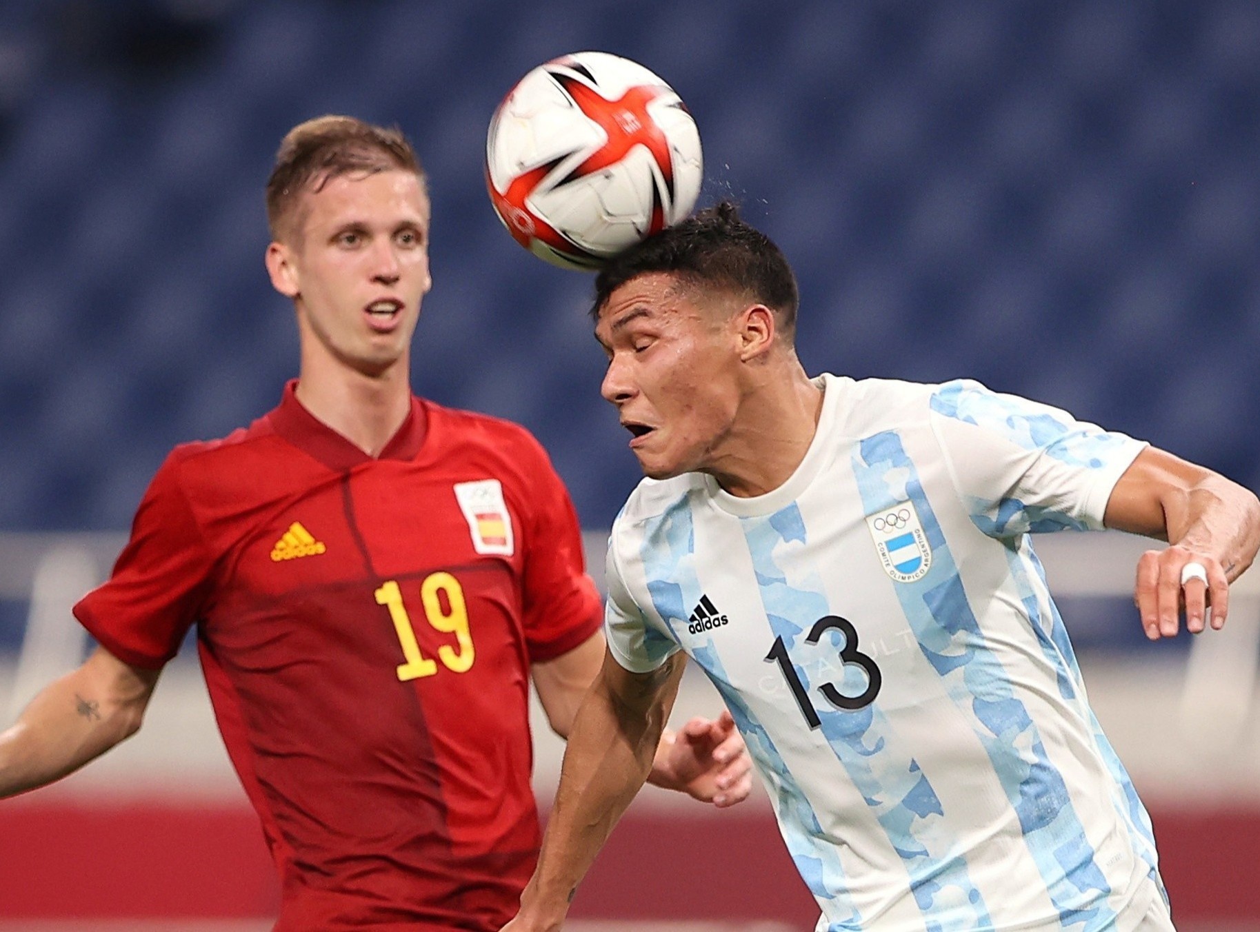 Olympic Tay Ban Nha tien Argentina ve nuoc hinh anh