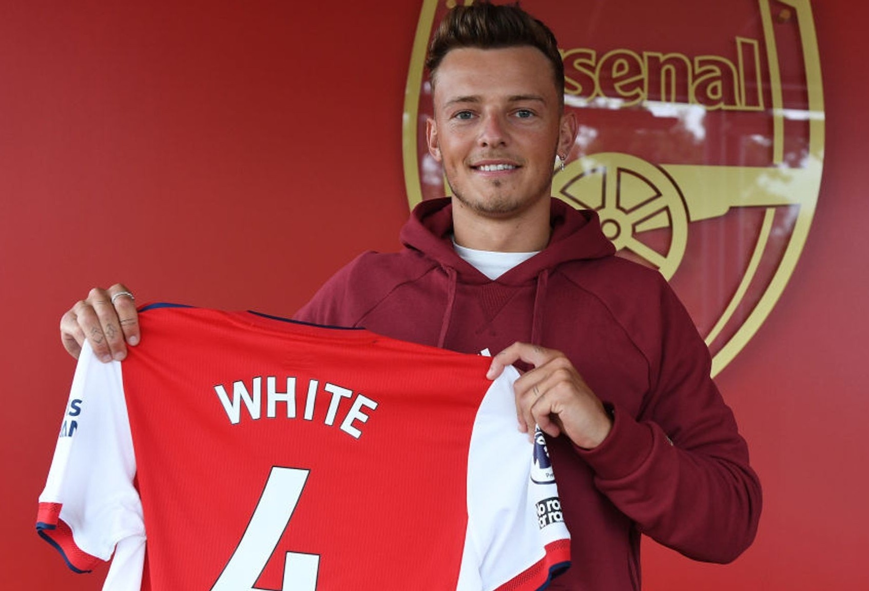 Arsenal cong bo trung ve dat nhat lich su CLB hinh anh