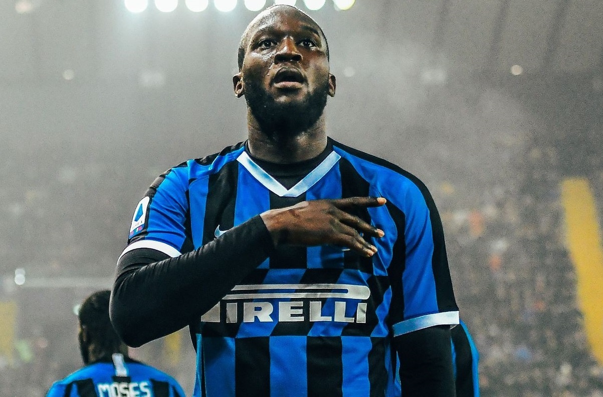 Lukaku vuot qua buoi kiem tra y te truoc khi den Chelsea hinh anh