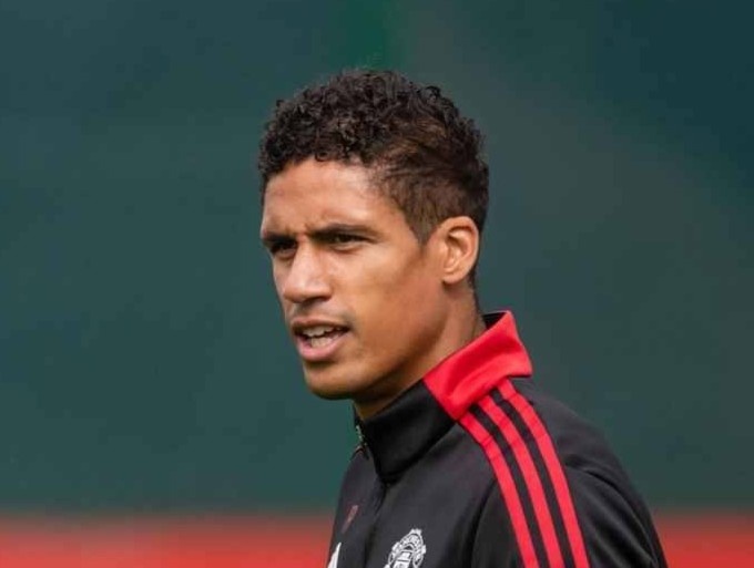 Varane, Sancho san sang da chinh tran dau cho MU hinh anh
