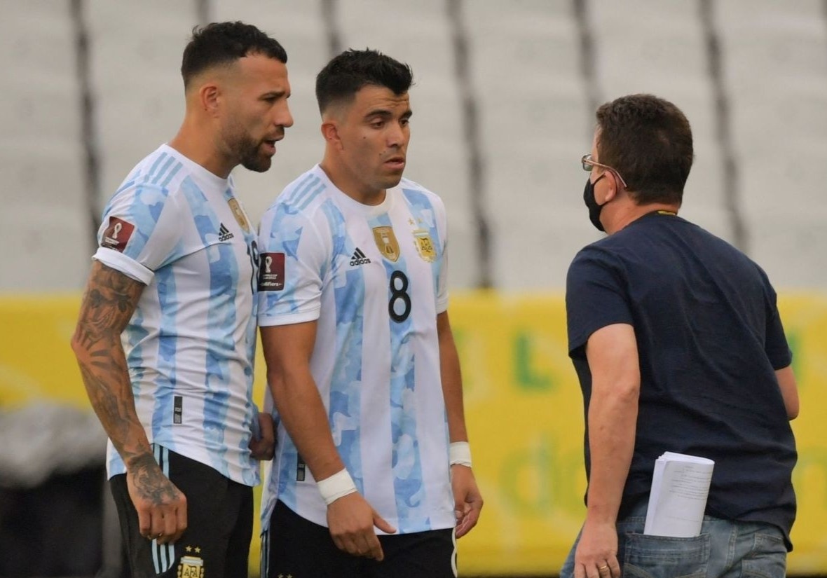 3 cau thu Argentina bi truc xuat ngay trong tran doi dau Brazil hinh anh