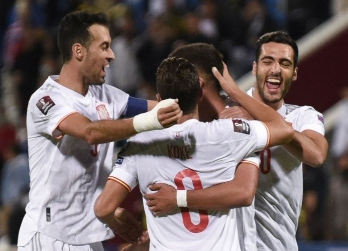 Tay Ban Nha chat vat thang doi tuyen hang 115 the gioi hinh anh