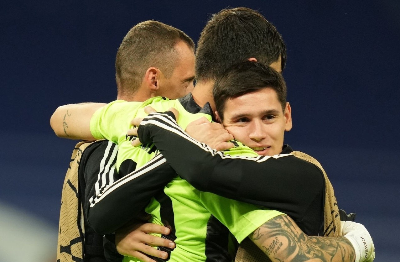 Real Madrid thua anh 5