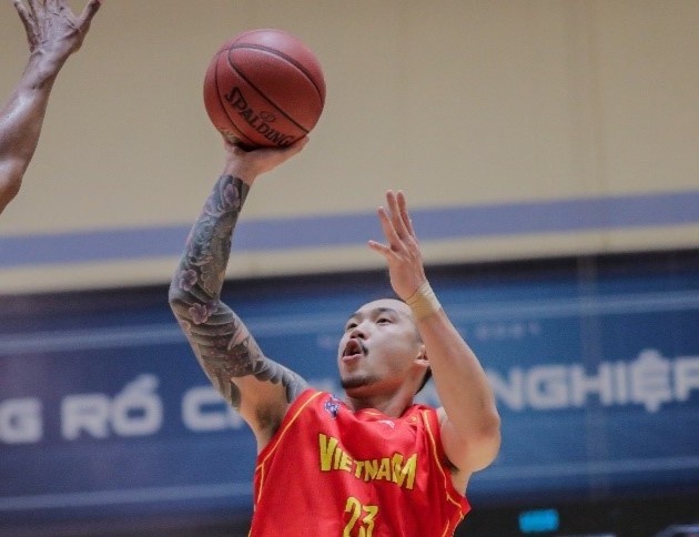 Tuyen bong ro Viet Nam bat luc truoc ngoai binh 38 tuoi hinh anh