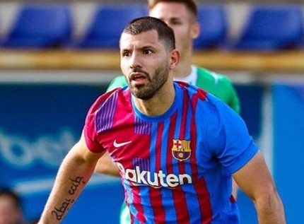 Aguero ghi ban o tran dau khoac ao Barca hinh anh