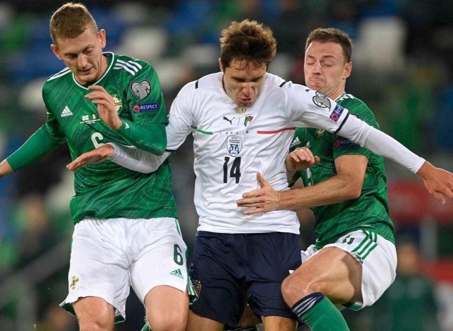 Bao Italy chi trich doi nha vi phai da play-off tranh ve World Cup hinh anh