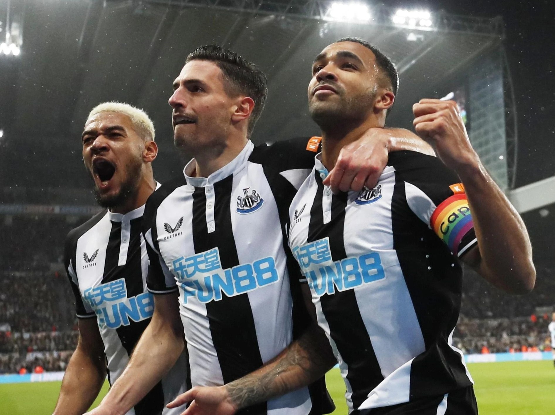 Newcastle lam nguy o Premier League hinh anh