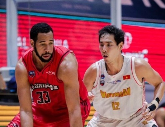 5 sao Viet kieu toa sang o VBA Premier Bubble Games hinh anh