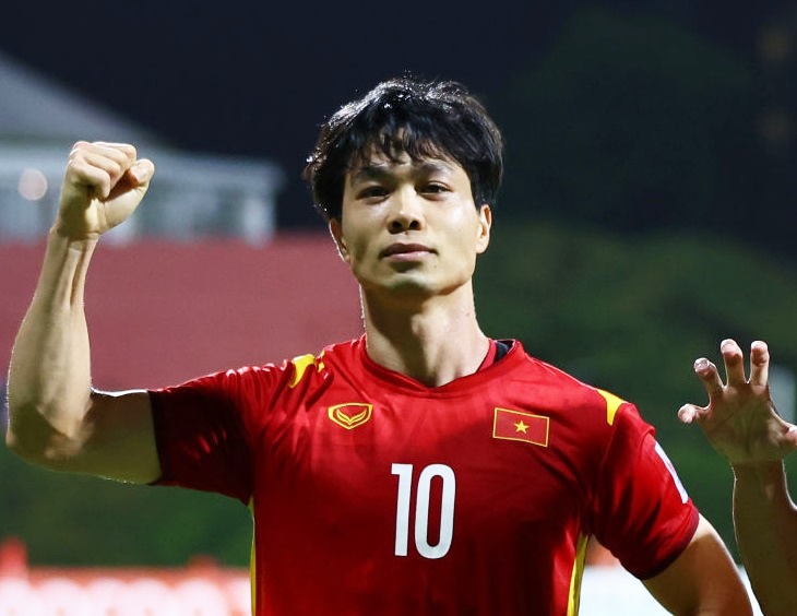 BLV Quang Tung: 'Tuyen Viet Nam va Thai Lan deu so nhau' hinh anh