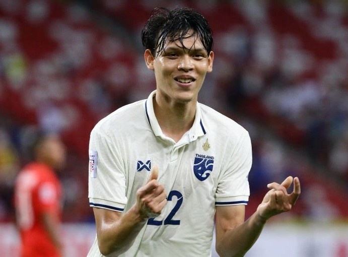 Tuyen Thai Lan toan thang o vong bang AFF Cup 2020 hinh anh