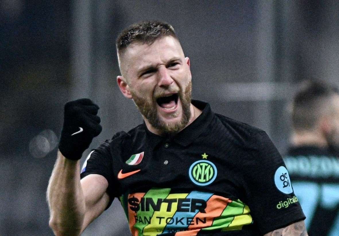 Inter Milan doi lai ngoi dau Serie A hinh anh