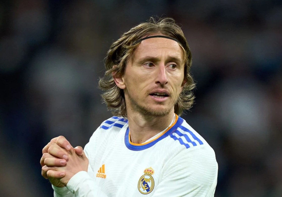 Modric duoc Real Madrid tuong thuong hinh anh