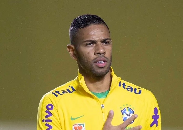 Tuyen Brazil loai ngoi sao khong tiem vaccine Covid-19 hinh anh