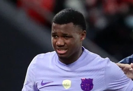 Ac mong chan thuong chua cham dut voi Fati hinh anh