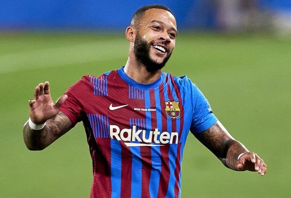 Vi the dao nguoc cua Depay o Barca hinh anh