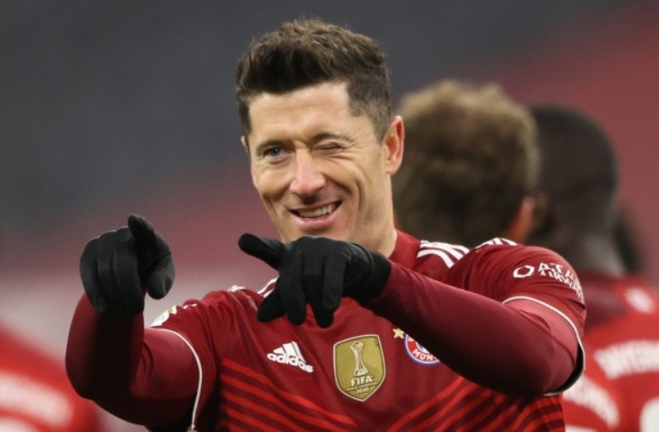 Lewandowski ap dao o cuoc dua gianh Chiec giay vang chau Au hinh anh