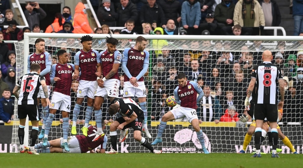newcastle vs aston villa anh 3