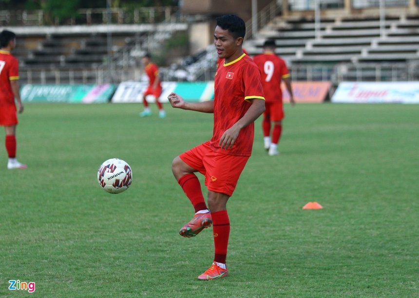 u23 viet nam vs singapore anh 1