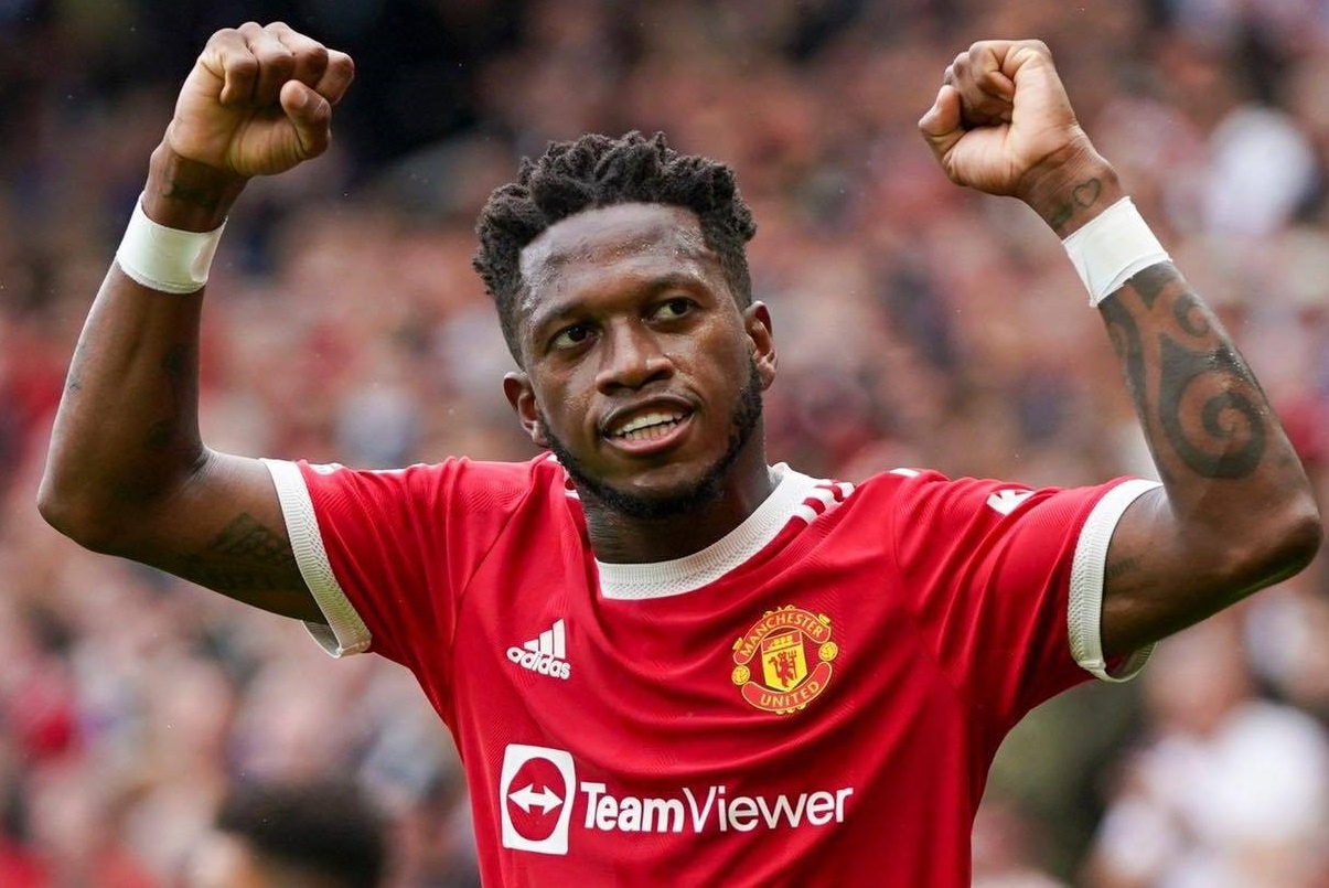 Fred dap tra nhung huyen thoai MU hinh anh