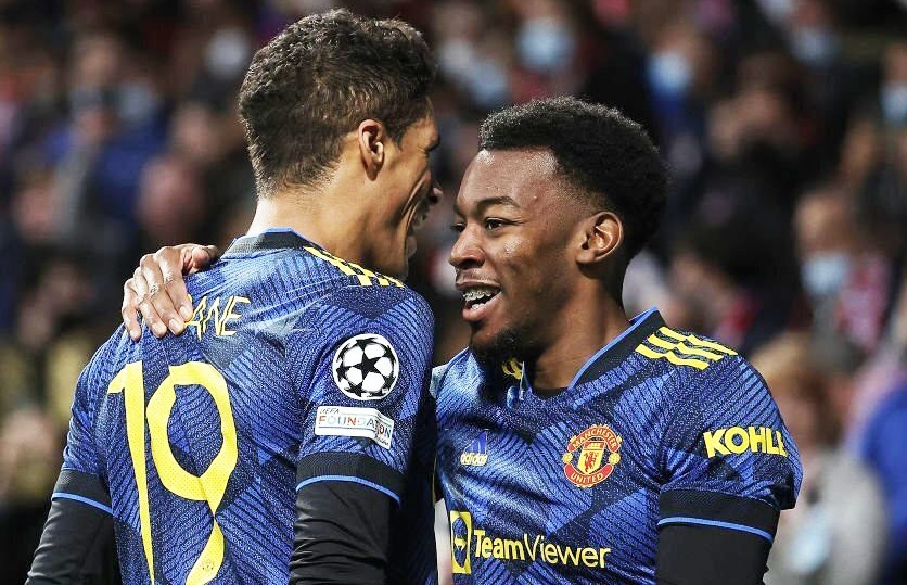 Elanga buoc ra anh sang sau man giai cuu MU hinh anh