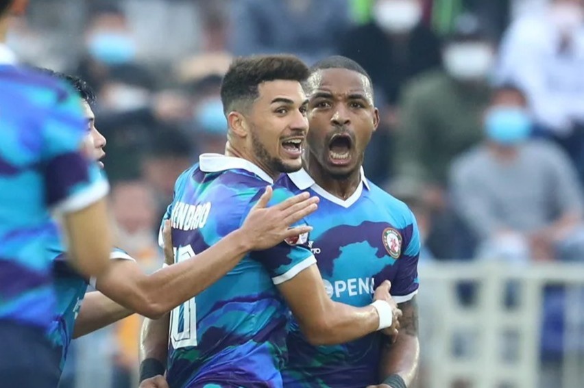 Bo doi ngoai binh giup CLB Binh Dinh thang SLNA tren san Vinh hinh anh