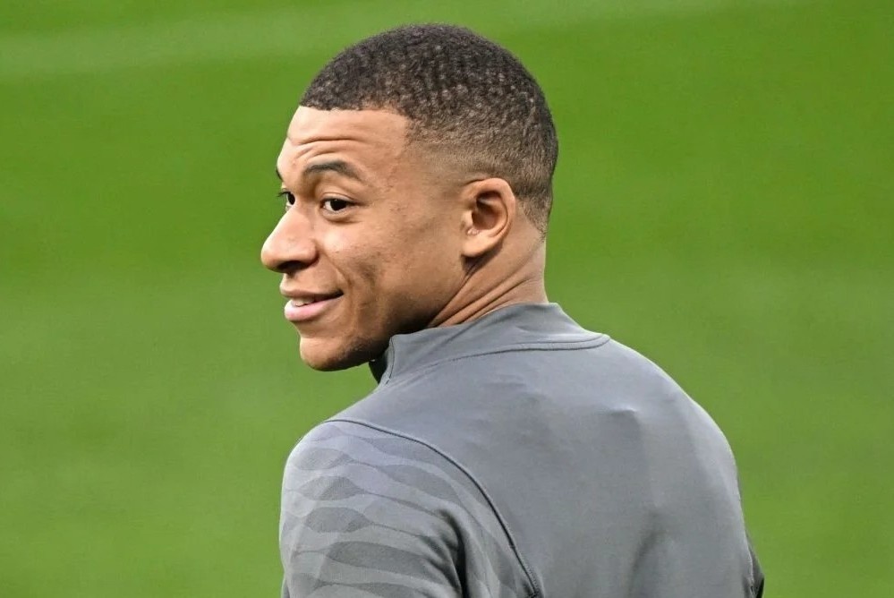 Mbappe san sang cho tran dai chien Real hinh anh