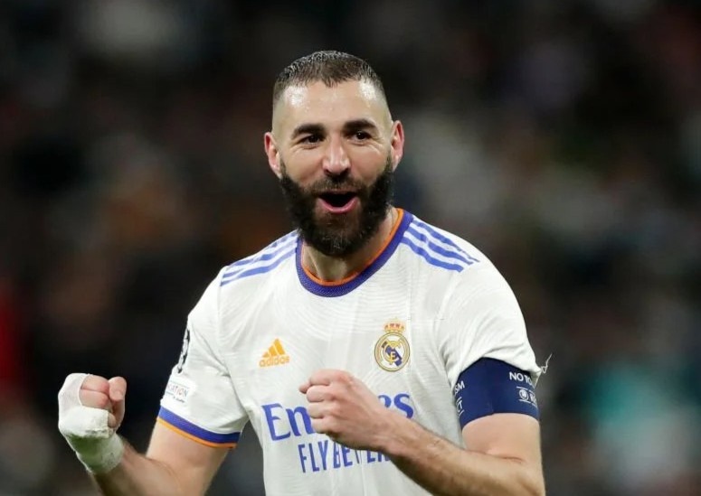 Lang tuc cau the gioi ca ngoi Benzema het loi hinh anh