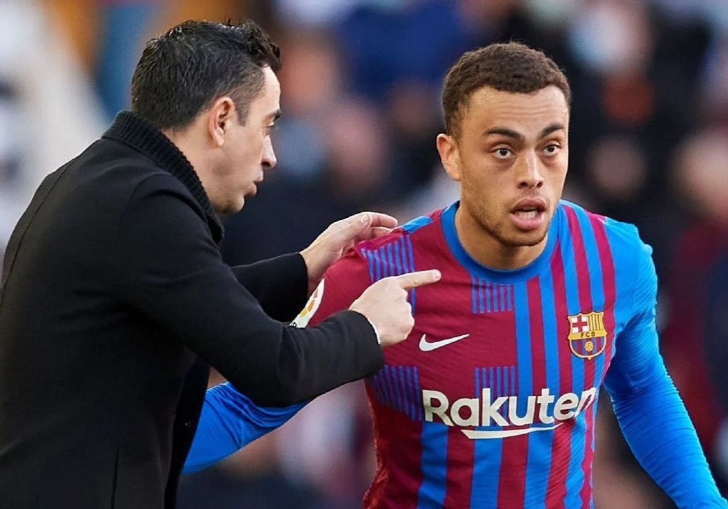 Barca mat tru cot cho tran Sieu kinh dien hinh anh