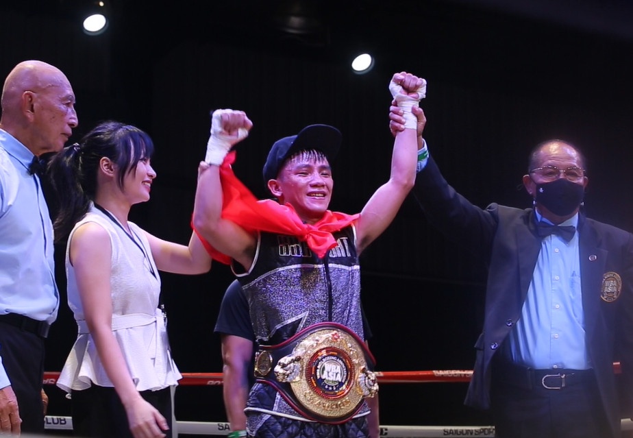 Ha tay dam Thai Lan, Huu Toan gianh dai WBA chau A hinh anh