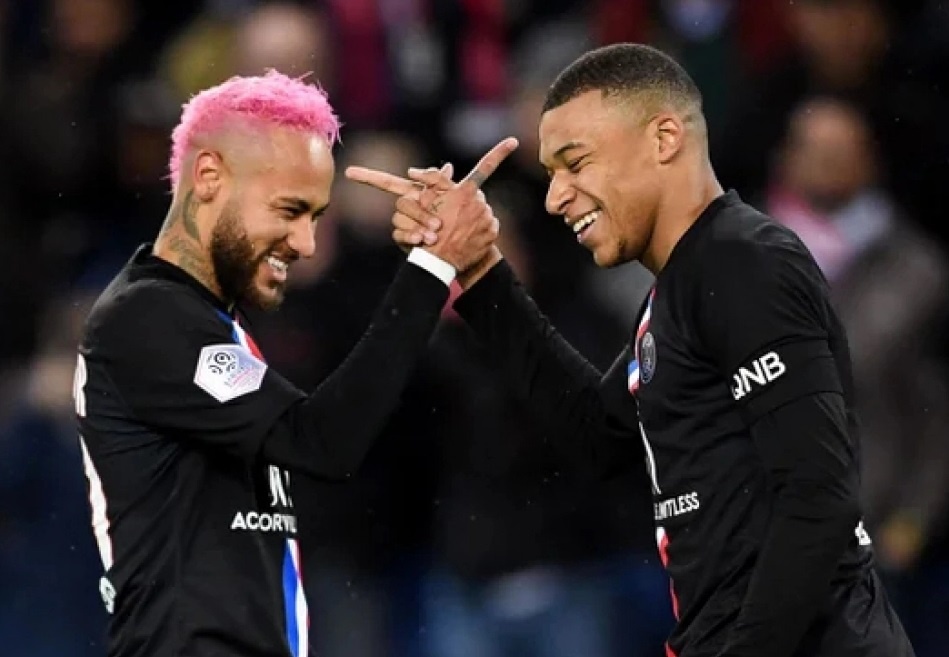 Neymar nhan luong gan gap doi Mbappe hinh anh
