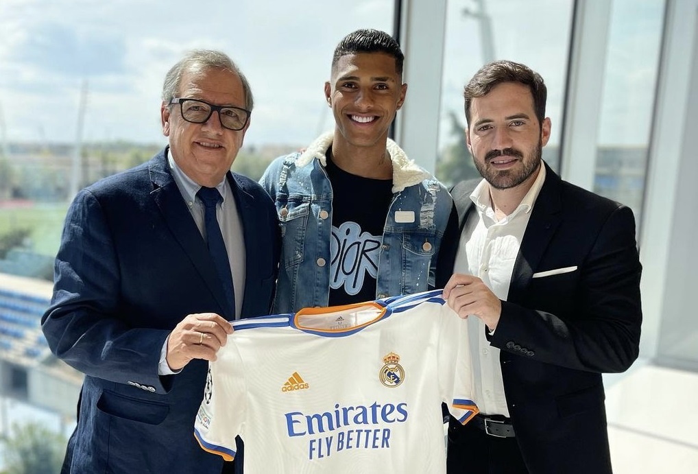 chuyen nhuong real madrid anh 1