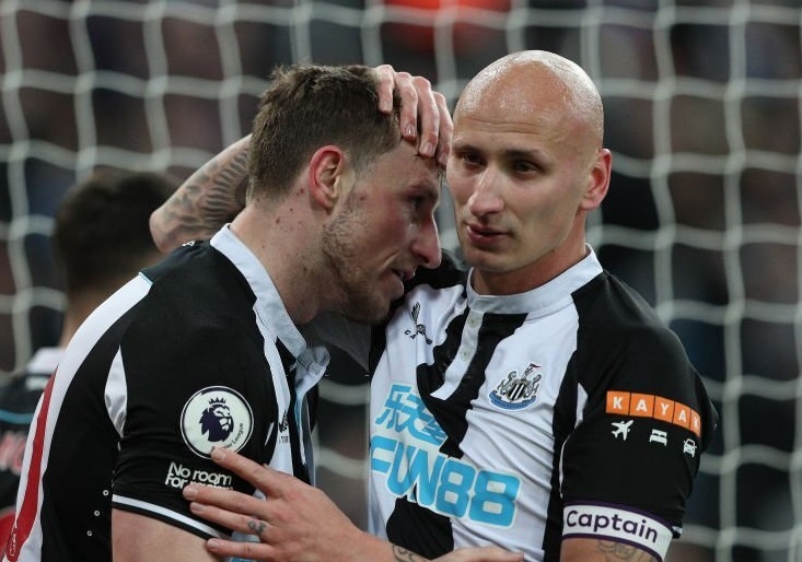 Newcastle nam uu the o cuoc dua tru hang Premier League hinh anh