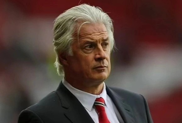 MU chia tay 2 tuyen trach vien cap cao hinh anh