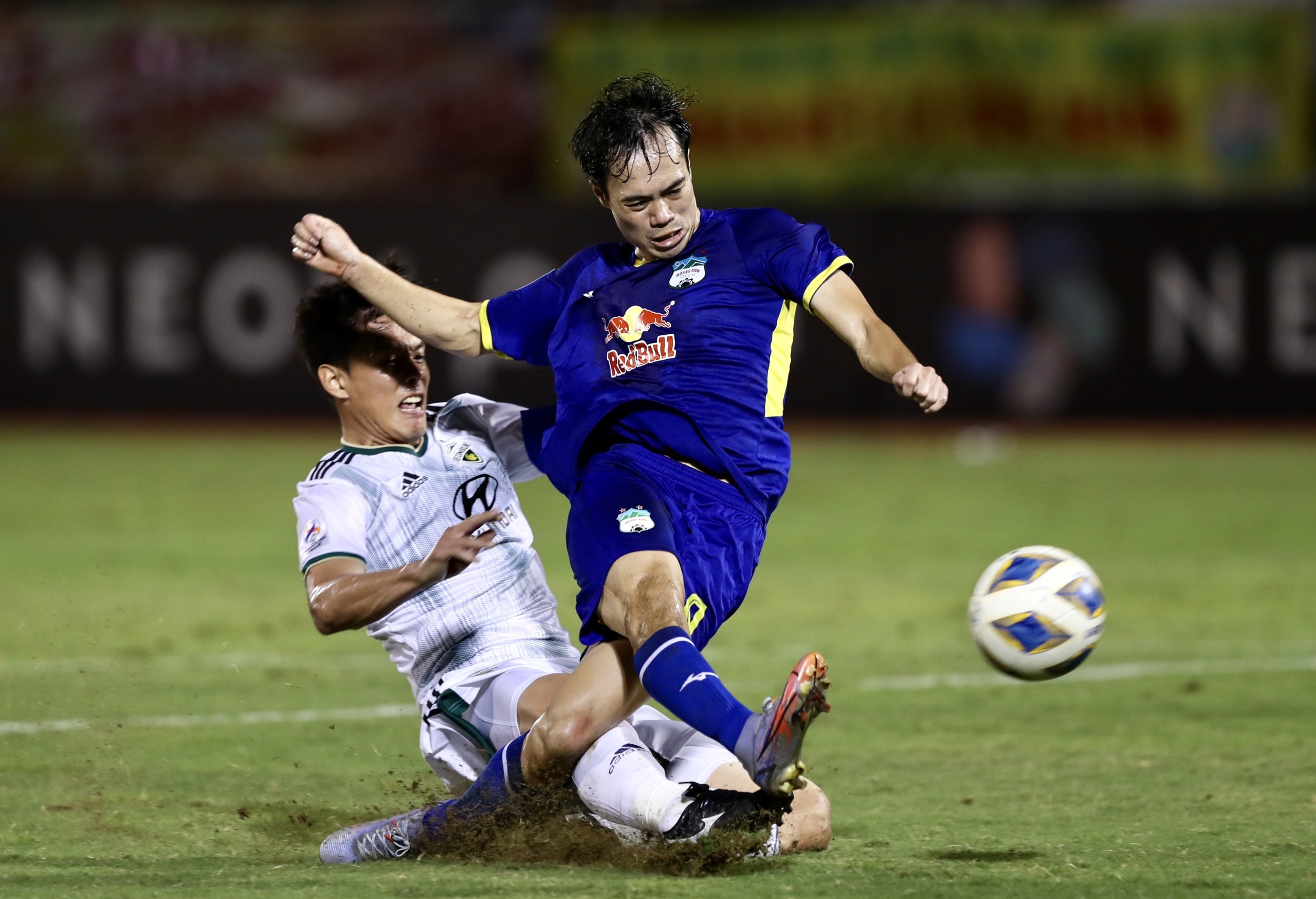 HAGL vs Jeonbuk anh 1