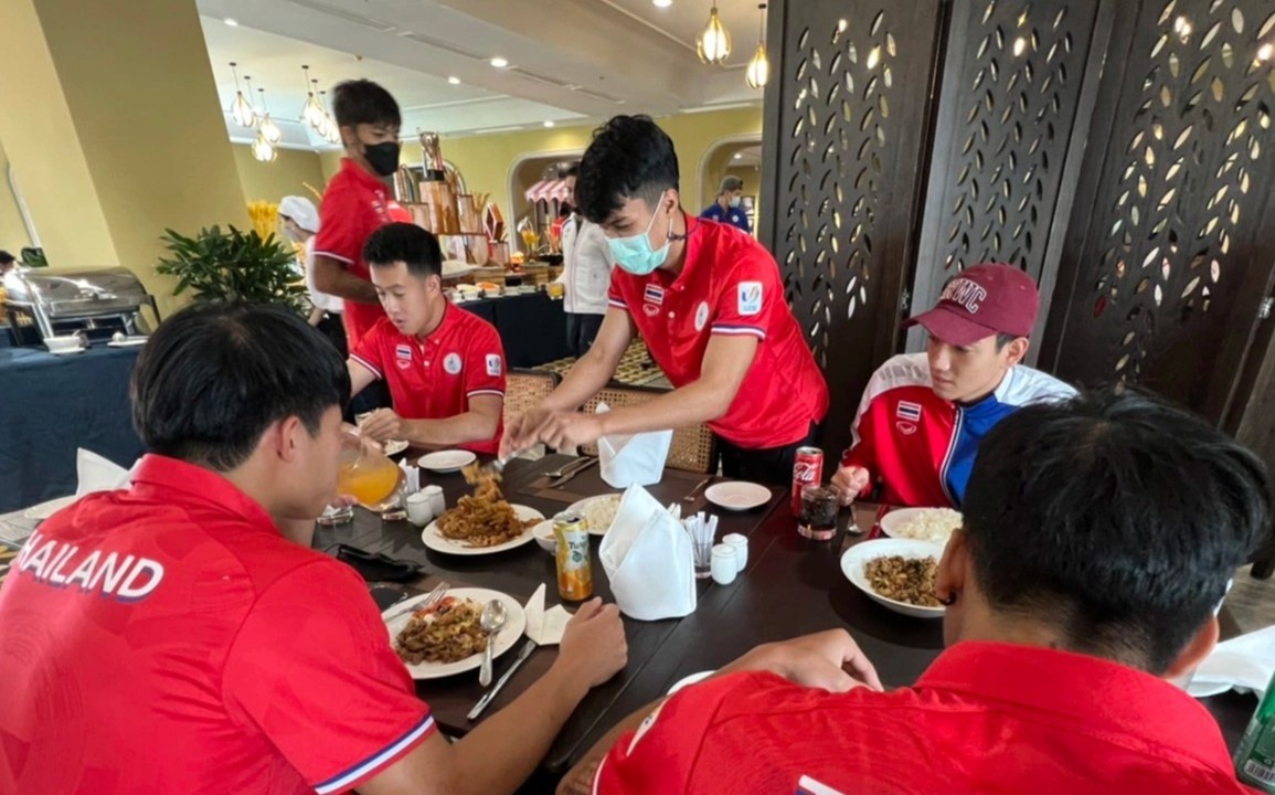 Madam Pang tiep te luong thuc cho U23 Thai Lan hinh anh