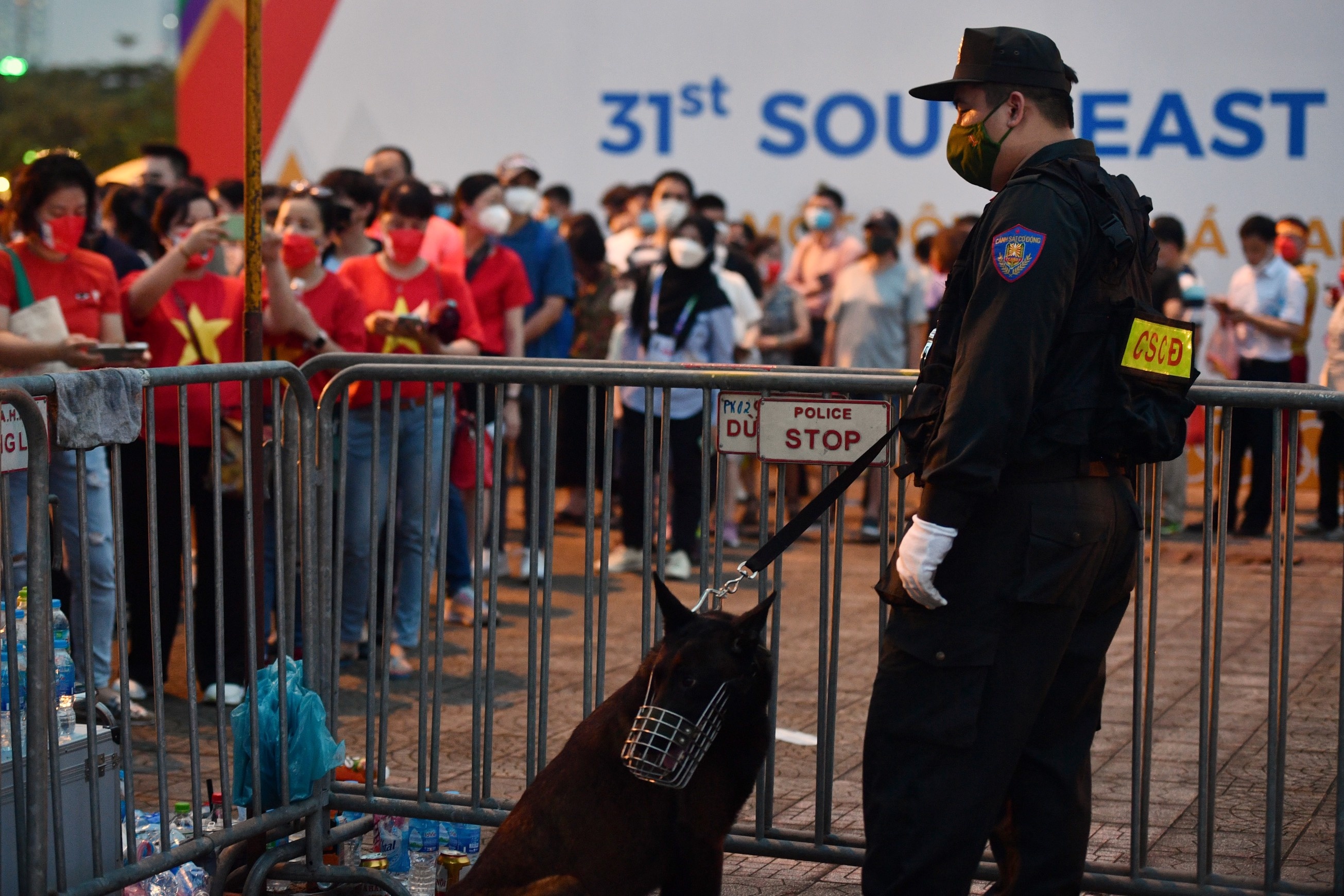 Co dong vien xep hang dai vao san My Dinh du le khai mac SEA Games 31 hinh anh