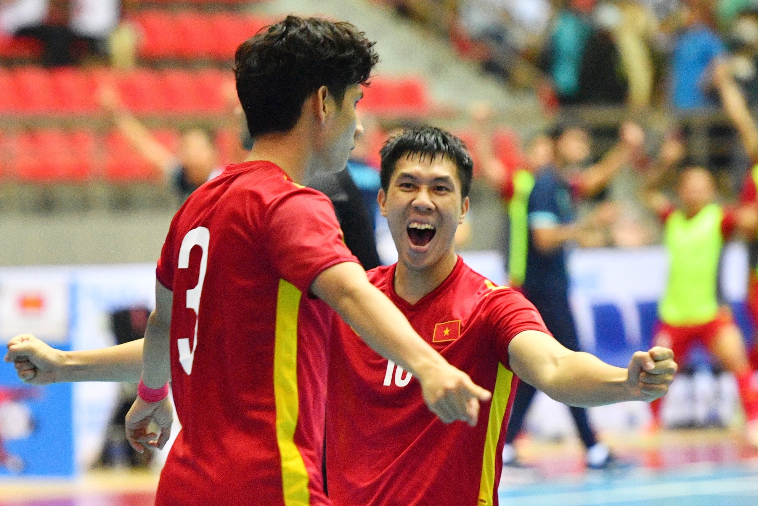 Futsal Viet Nam huy diet Malaysia 7-1 hinh anh