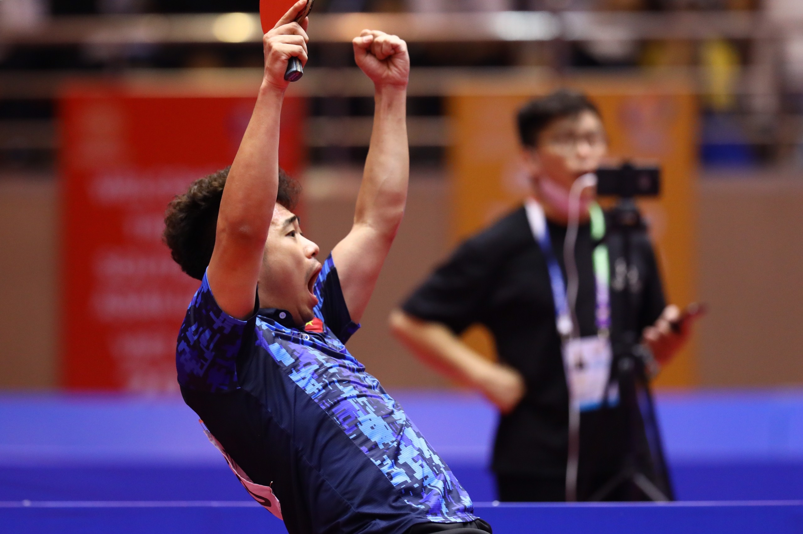 Duc Tuan gianh HCV don nam SEA Games cho bong ban Viet Nam sau 19 nam hinh anh