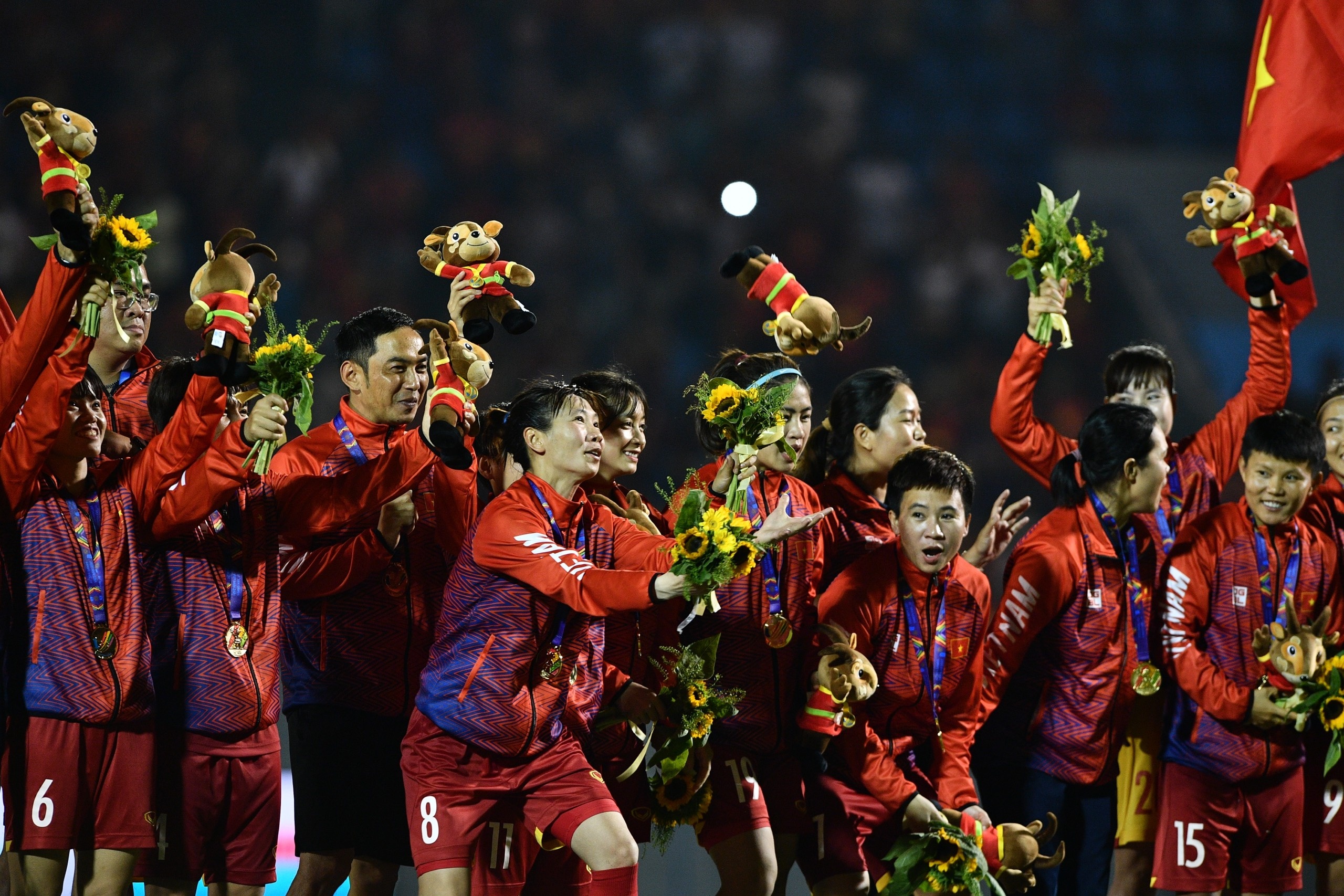 Tuyen nu Viet Nam nhan thuong 4,6 ty dong sau khi gianh HCV hinh anh